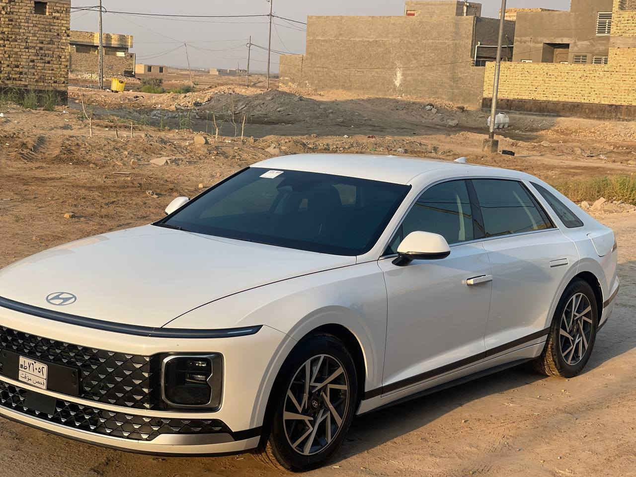 للبيع – هيونداي أزيرا موديل 2023 دخول 
جديد كفالة عامة

محرك 6 سلندر ٣٥٠٠ 

كير أوتوماتيك مع وضعيات قيادة متعددة

شاشة كبيرة 

كراسي جلد كهربائية مع تبريد وتدفئة

نظام نقاط عمياء + رادار أمامي

مثبت سرعة + تحكم ستيرن كهربائي

دخول بصمة + تشغيل بصمة
تشغبل عن بعد

نظام بلوتوث + USB 

لون أبيض – وارد كوري

دخول جديد بدون رقم

السيارة تترقم بجميع المحافظات عدا الإقليم

كفالة عامة بدون أضرار

السيارة بوضع الوكالة

التفاصيل ***********
