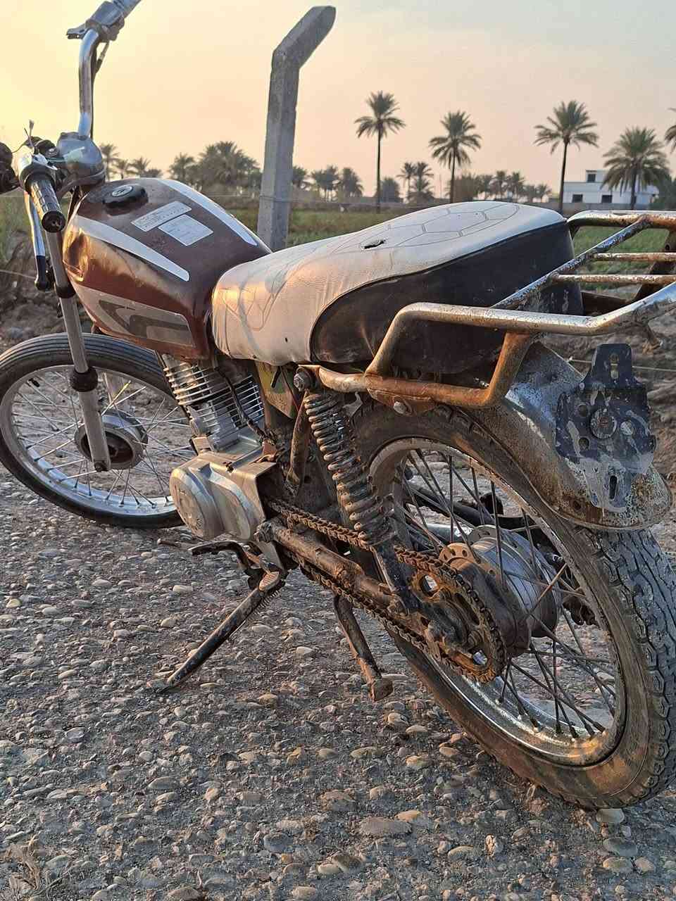 سلام عليكم دراجه للبيع ارشه موديل 13اوراق كوت جاهزه..محرك رابيدوو موديل 21.العنوان واسط العزيزيه
السعر. 300

رقم.(***********)
