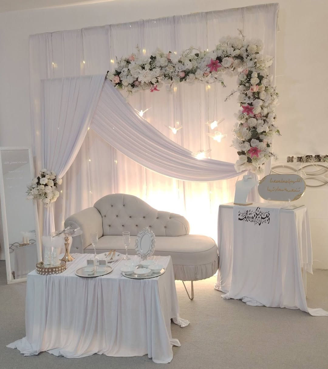 اللهم صل على محمد وال محمد
الحجز مفتوح لكوشات العقد والمهر حنه حسب الطلب للحجز والاستفسار التواصل علئ الخاص او الاتصال على الرقم *********** او مراسله علئ واتساب
