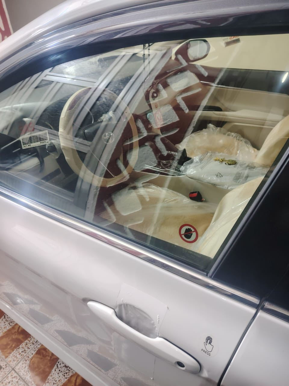 كامري 2020  LE   خليجي
كفاله عامه بدون قطرة صبغ  بدون حادث  
محرك  شرط
كير  شرط
كهربائيات  شرط  
رقم اربيل 
معروفه مواصفات LE 
سياره جديده جاهزه 
الف مذب عليها
السعر215 وبيها مجال 
عنوان انبار 
0781 701 0631
