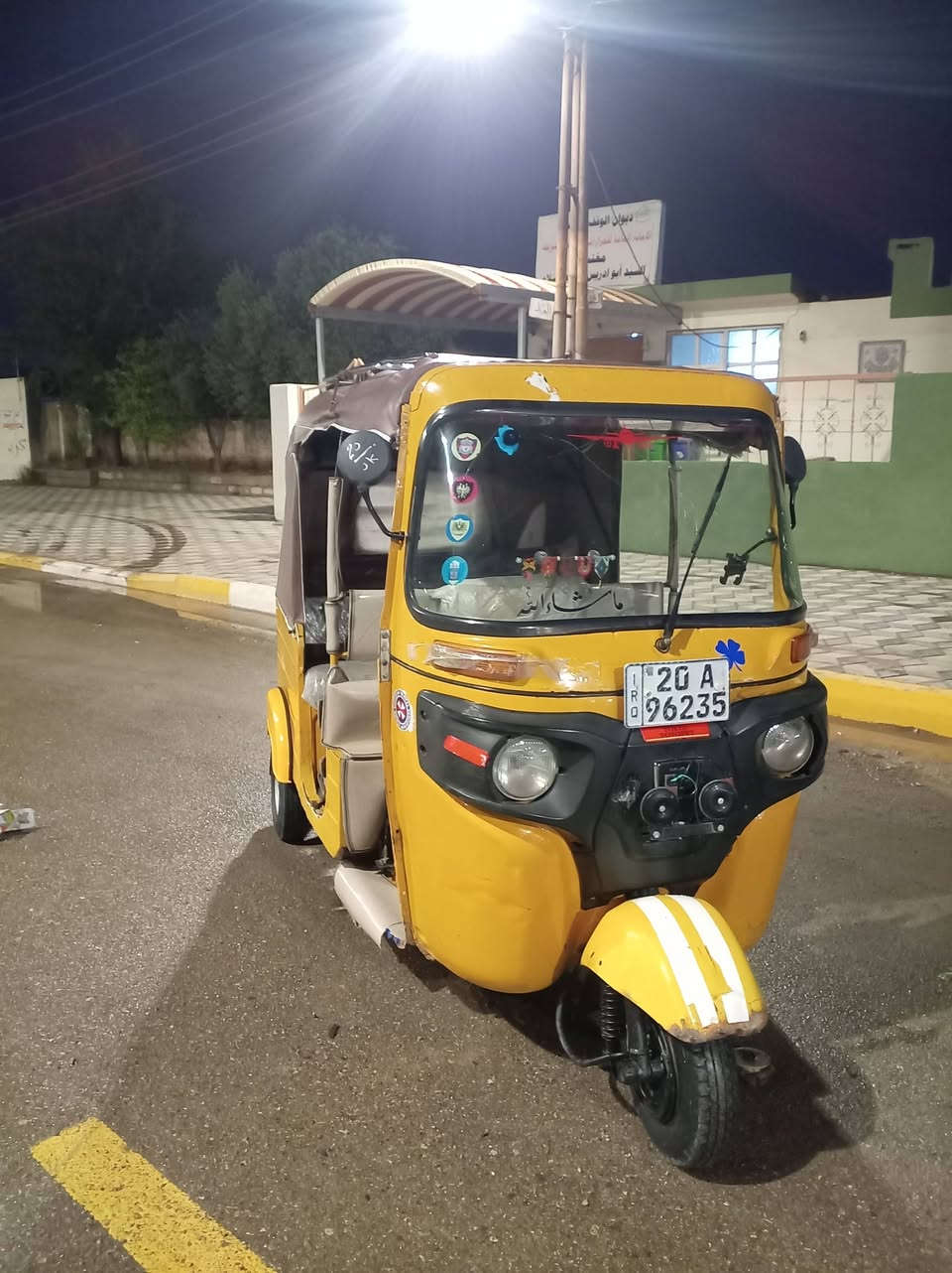 السلام عليكم تكتك 20 للبيع كامله  كفاله من الصبغ و المعجون بس بيهه طخات راجعه ع البارد ما بيهه نقص برغي سفريات جديد تخم تاير دوشمه تكتك جاهزه لشارع مكينه مكفوله تنقيص تبخير دوسات معمر بس وحده السعر 6900 ملاين و بيهه مجال   مكان بعقوبه التحرير ***********
