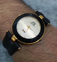 هيلتون • كوارتز • حزام جلدي أسود