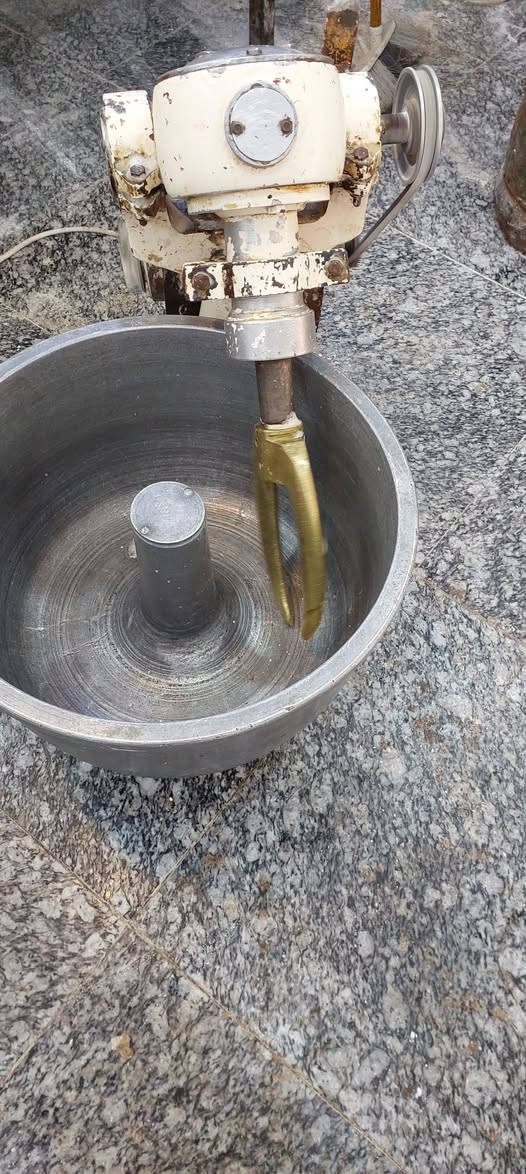 عجانة انكليزية شرط الشغل قياس تنكة طحين مكان كربلاء ***********
