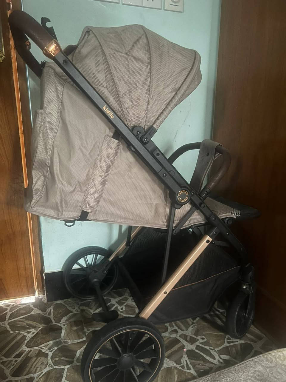 عربانة اطفال ماركة اوربية
اخذتة قبل ثلاثة ايام ب135 رايد ابيعة ب100

للتواصل ‏‪***********‬‏
