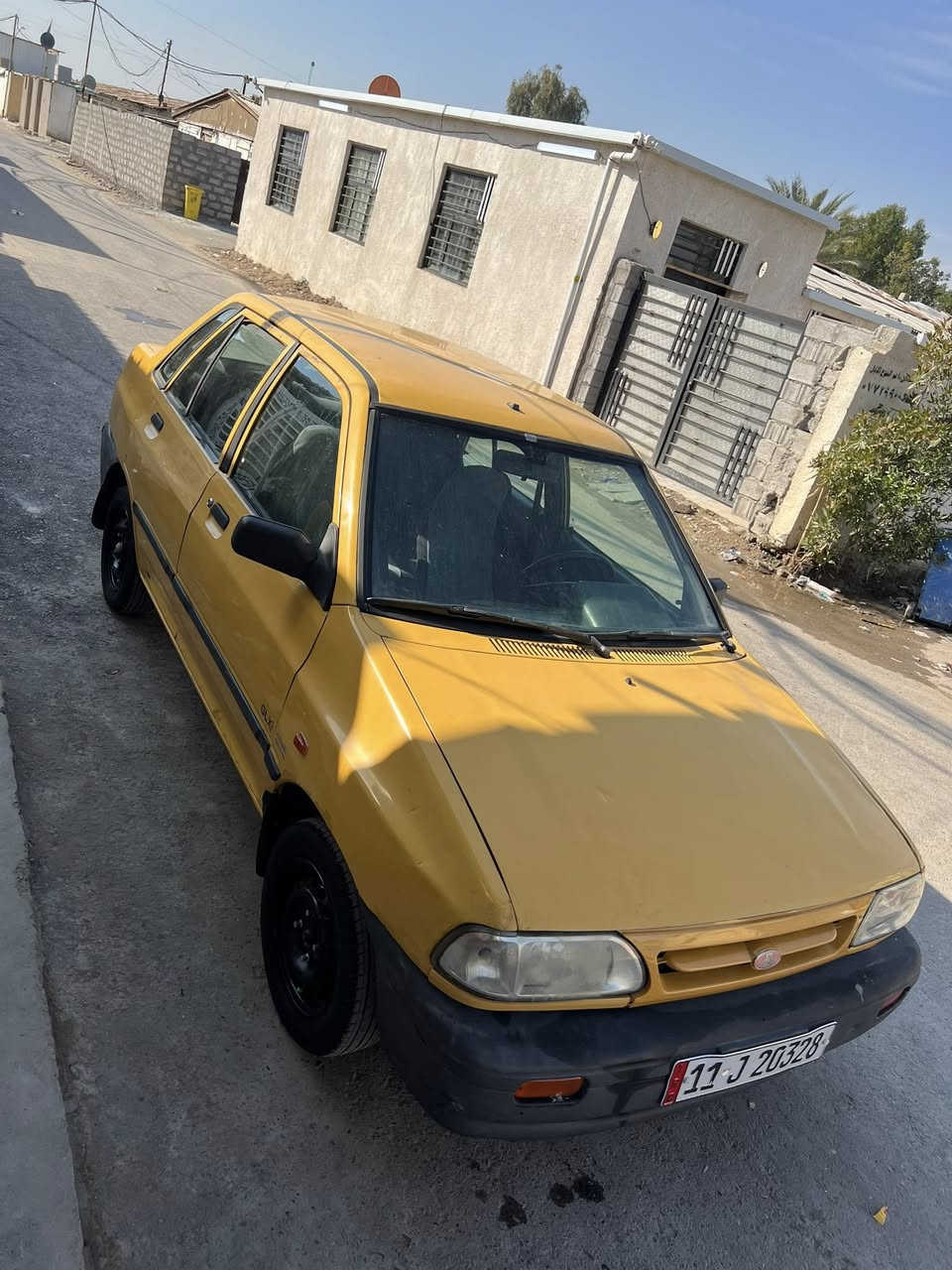 السلام عليكم سايبه مديل ٩ كير مكينه خير من الله شوااصي نضاف  صدر امامي خلفي تخم تاير كهربائيات شغاله سياره متعوب عليهه هيه غرامه مصفره  السعر ٢٦وبيهه مجال بصيط العنوان التاجيات قرب المرور الهاتف ***********
