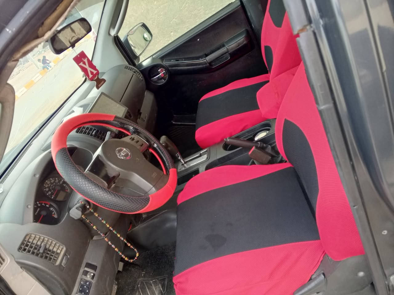 السلام عليكم سياره نيسان اكسترا موديل 2007 للبيع رقم بغداد سنويه 2028 
تفاصيل السياره بيه صفحه جه السايق 
منضومه زنيون بلاجكتور اضافي ثلجي + اصفر 
تحكم ستيرن 
مري كهربائي 
حداديه جديده امامي خلفي 
شغال تدفئه + تبريد 
سياره جاهزه من كلشي ما بيه نقص 
السعر 70$ وبيه مجال 
واتساب ***********
