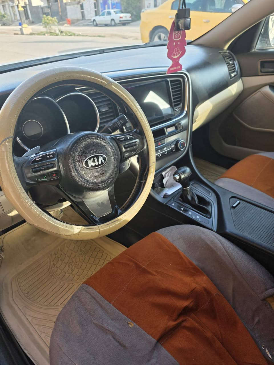 السلام عليكم
مكلف بالنشر اوبتيما للبيع 2014 خليجي السياره تحويل مباشر هزه جديد السياره كفاله عيب شرعي وصوليات 
 فقط تبريد قطعتين مكينه 2000 دوش 
للاستفسار على الرقم ***********
السعر 103
