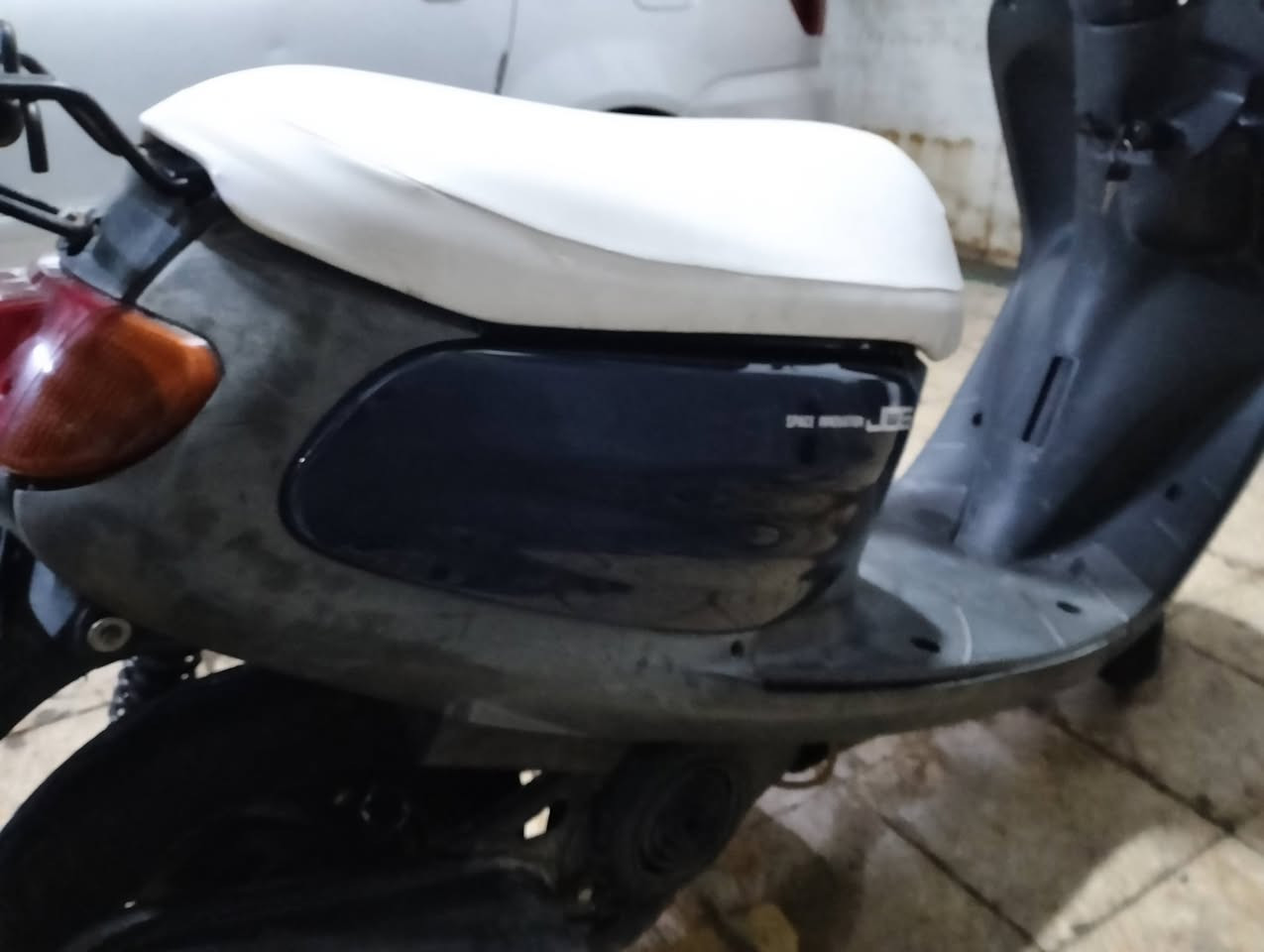 دراجه منغولي نثيه دراجه زوج تواير جديد غيراض جديده كفرات ولا زلغه دراجه اتخبل ما بيها اي شي جاهزه من كلشي فقط الاشاير ما يشتغلن السعر 315 وبيها مجال مكاني ناصريه مركز 
رقم***********
