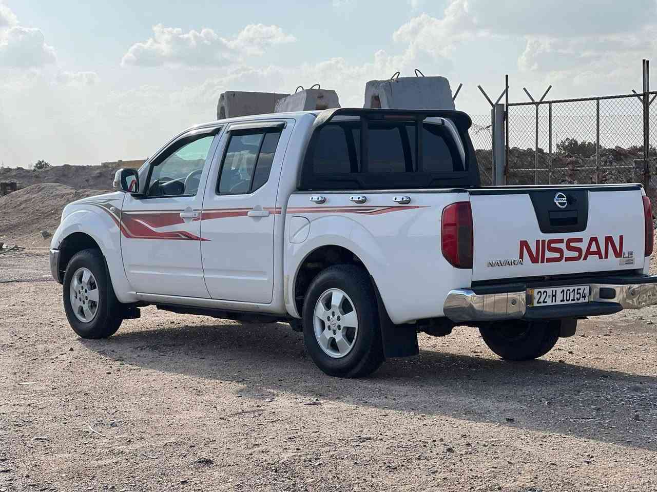 السلام عليكم نيفارة للبيع 2014 موصفات LE مكينة ما مفتوحة سنوية ضايعة ***********
