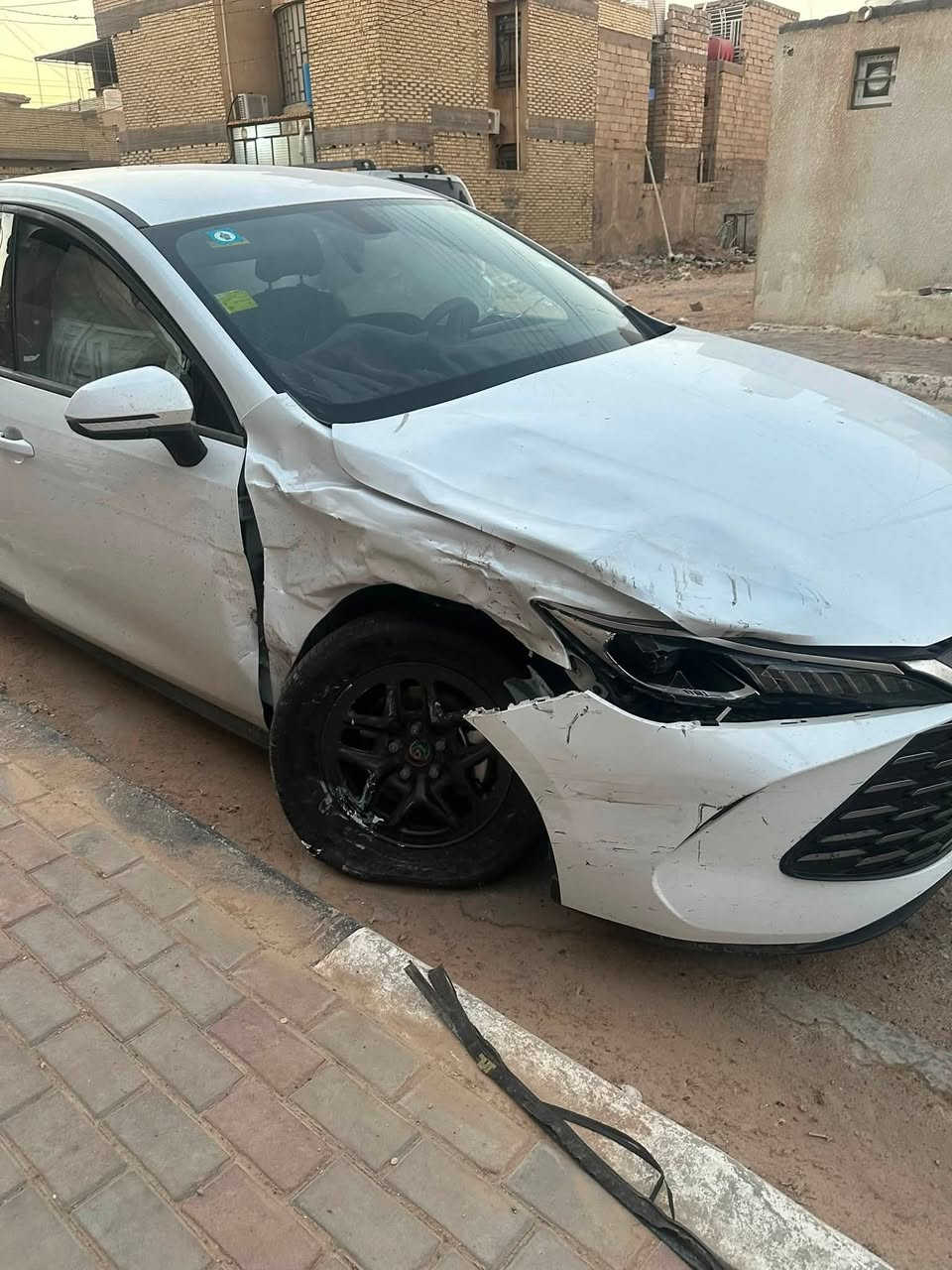 السلام عليكم 
سيارة بي واي دي كن بلاس ابيع على حادثها 
***********
