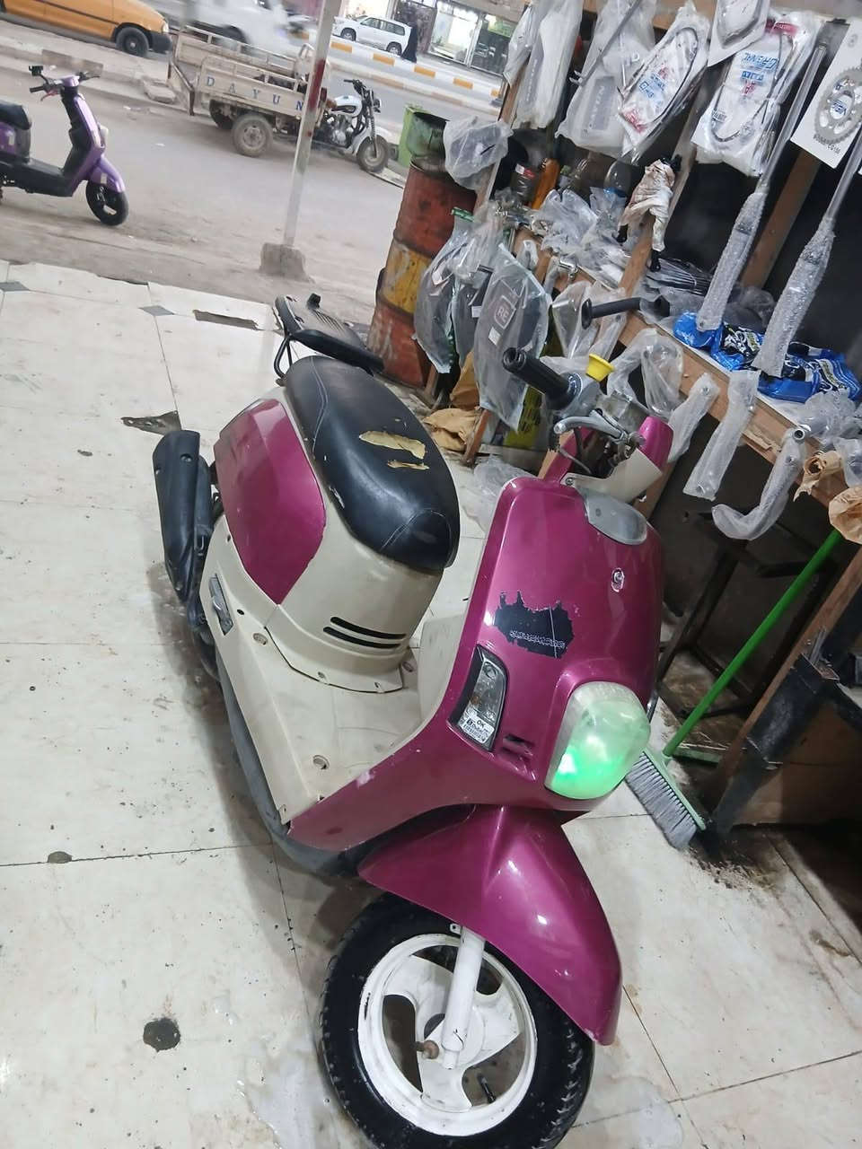 السلام عليكم دراجه لبيع بوليس مكينه مزوده 55 مكان ناصريه فضليه 550 وبيه مجال ***********
