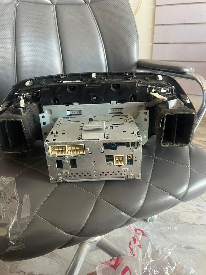 شاشه سورنتو من 2016الى2020شغاله جديده تفصيخ للبيع السعر 145للاستفسار ***********
