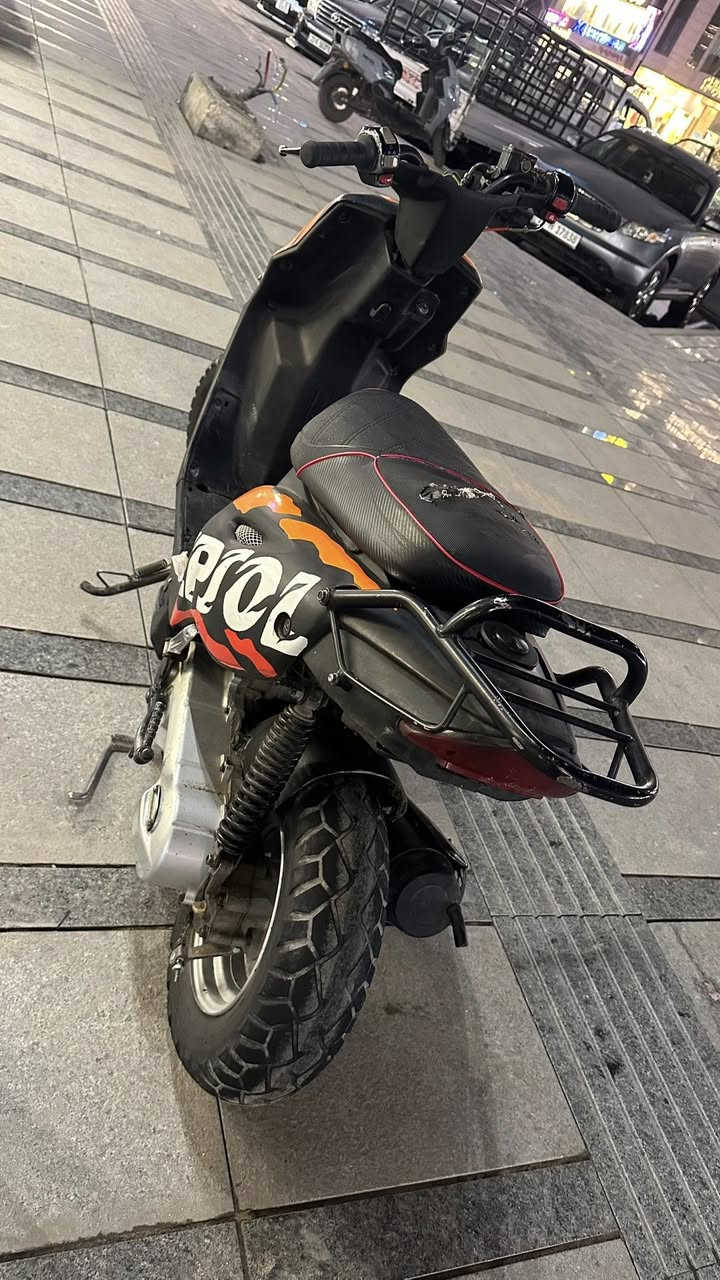 السلام عليكم
دراجه ياماها خبط سرعته 80
جبليه عايزه بس شوته 
دراجه حلوه وتايرات كبار ونضيفات 
كلشي بيه شغال 
السعر 350 وبيه مجال قليل بيع او مراوس 
***********
