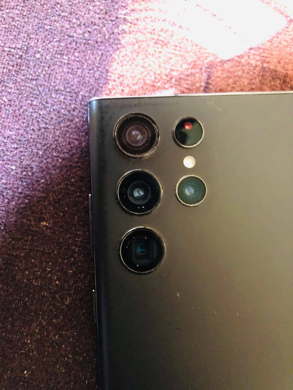 S22 ULTRA 
نظيف ما مبدل بيه ولا قطعه كله بلادي ،
ذاكرته 512GB  
معالج سناب دراگون 8 جين 1 
تك سيم كارت 

عيبه الوحيد القلم ما يشتغل واكو نقطة صغيرة بالشاشة ما تبين بالاستخدام ، غير هذا الشي كلشي ما بيه 
ويجي وياه ملحقات كفر و شاحنه اصلية 
سعره 410 الف وبيه مجال بسيط


**إذا كنت صاحب هذا الإعلان وتريد حذفه لأي سبب، رجاءا أرسل رسالة إلى الدعم الفني**