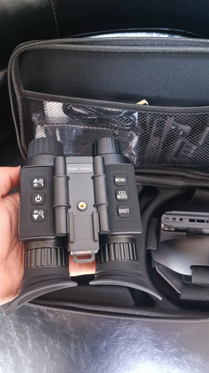 منظار رؤية ليلية رقمي
التكبير (Zoom): تكبير رقمي 8x 

التخزين: يدعم بطاقة Micro SD حتى 32 جيجابايت

​الشاشة الداخلية: شاشتان بدقة 390 \times 320 بكسل، تعطي إيحاءً بالرؤية المجسمة (3D).

​دقة الفيديو: تصوير حقيقي بدقة 1080p (Full HD) أو 2.5K 

​البطارية: ليثيوم مدمجة سعة 3000 مللي أمبير

​الوزن: خفيف (حوالي 400 جرام) ليتناسب مع التثبيت على الرأس أو الخوذة.


**إذا كنت صاحب هذا الإعلان وتريد حذفه لأي سبب، رجاءا أرسل رسالة إلى الدعم الفني**