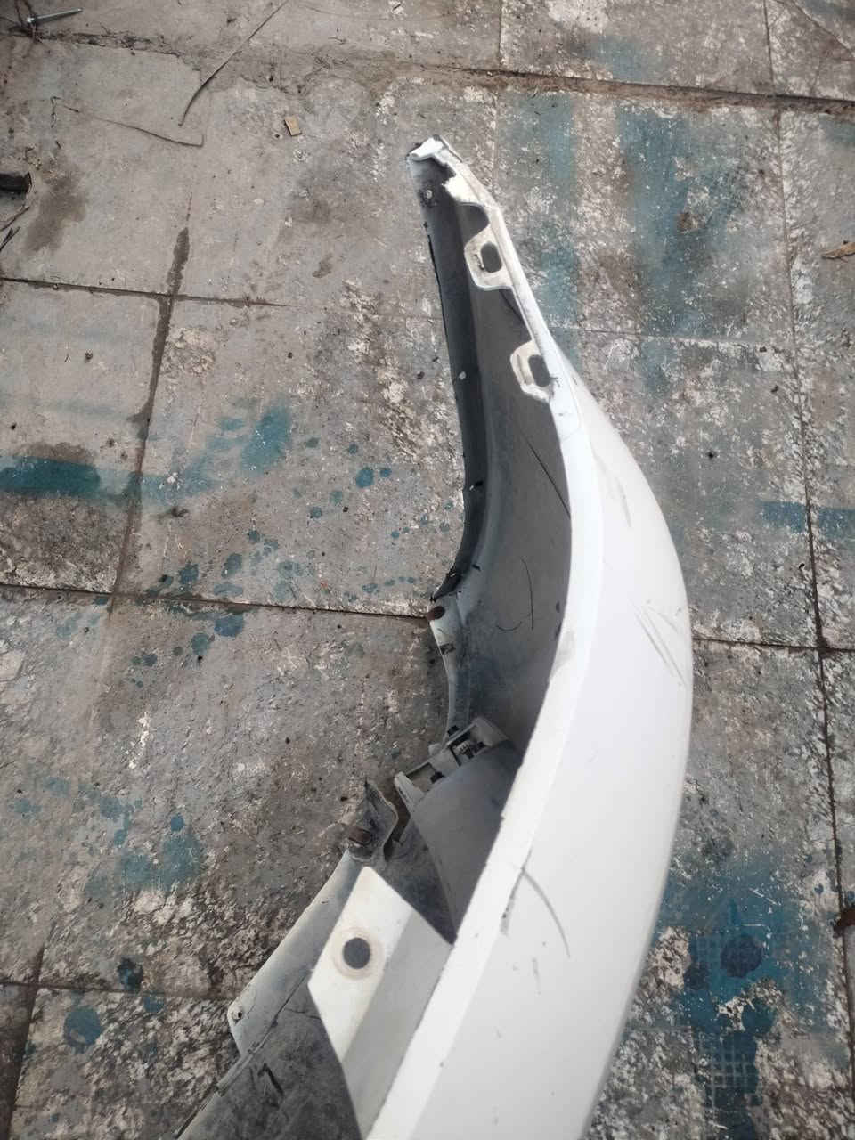 دعامية تاهو ابيض غير محدد ب٤٥ وبيها مجال
مكاني الكرادة ***********
