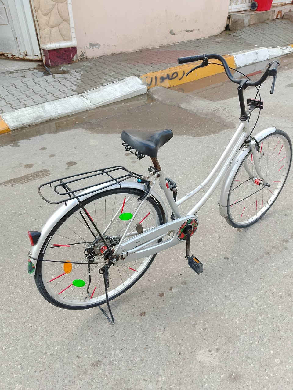 السلام عليكم بايسكل للبيع نظيف الحجم 26 السعر 75 ابي مجال المكان بعقوبة التحرير الاتصال على الرقم ***********
