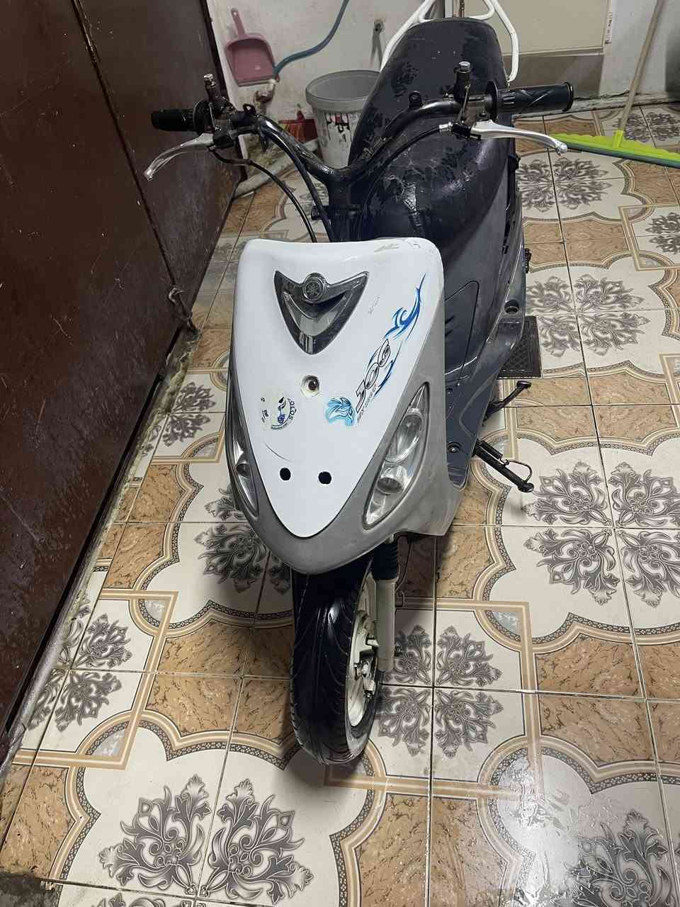 للبيع دراجه ماكس منغولي اي عيب مابي بوشه 49 كفرات كامل موجود سلف شغال سعر 400 بس مجال شراي تعال خاص مكاني كركوك حي نصر رقم ***********
