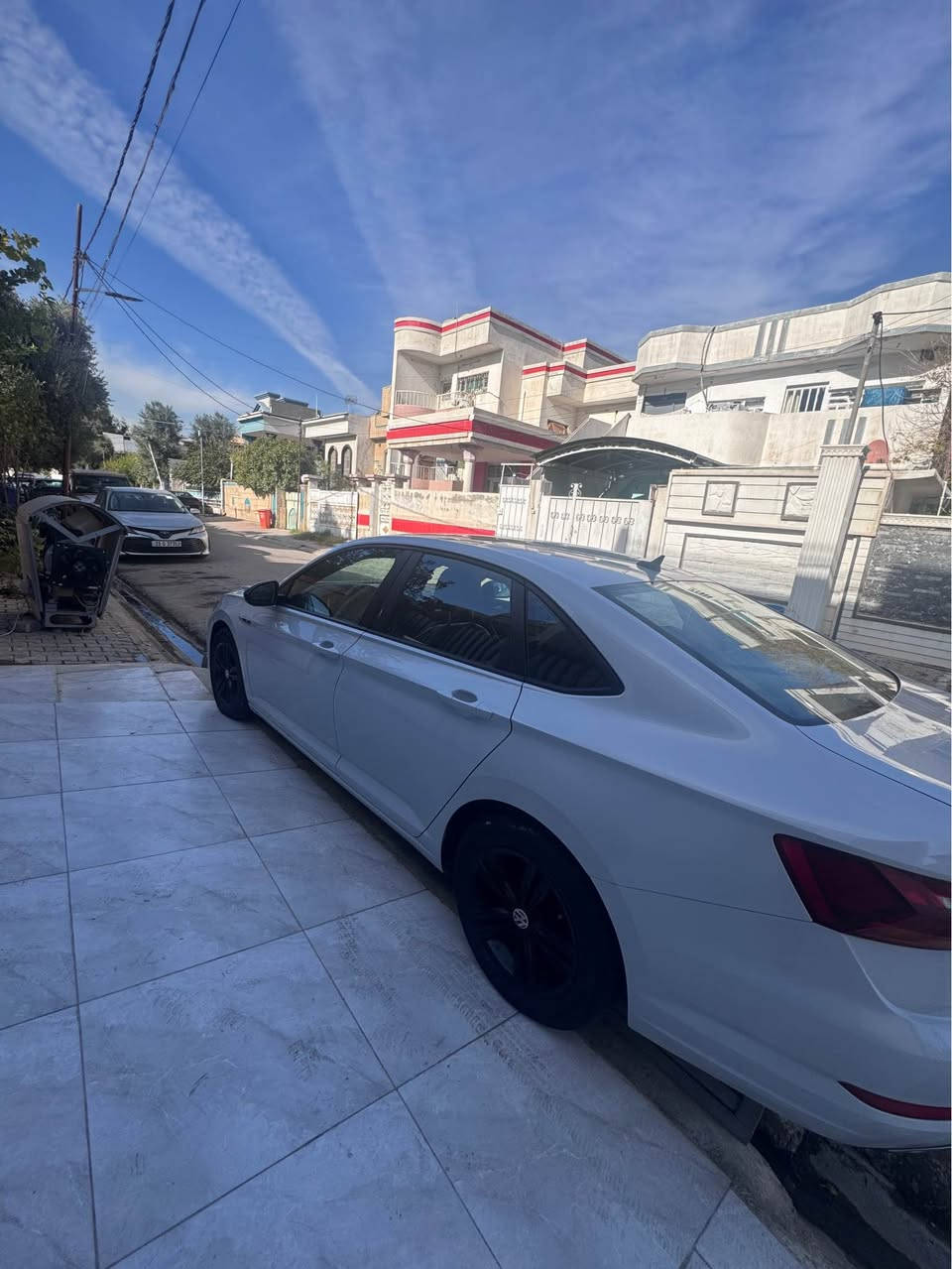 فولکس واكن جیتا 
مــــودیل : ۲۰۱۹ 
مواصفات R - Line فوول  مواصفات
محرك : 4 سلندر حجم ۱٤ تیربو 
سقف بانوراما 
شاشة كبيرة
بصمة مع تشغيل عن بعد
لون ابيض دخاني smoke
ماشي : 90 ميل 
رقم اربیل 
صبغ = بونيت + جامرلغ امامي بدون شاصي بدون دواخل
ملاحظة : فقط بیع …السيارة مال بيت صارت اكثر من سنتين عندي و سيارة جدا نظيفة و اقتصادية و لونه كلش مميز  و السنوية بأسمي . 

سعر       (   156 ) ورقە
مكاني كركوك
رقم صاحب السيارة 
*********** كركوك, العراق
