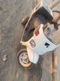 زنبوره هونداي ام 3تايران محركه خير منالله   سرعته 60  بنزين ودهن خبط س...