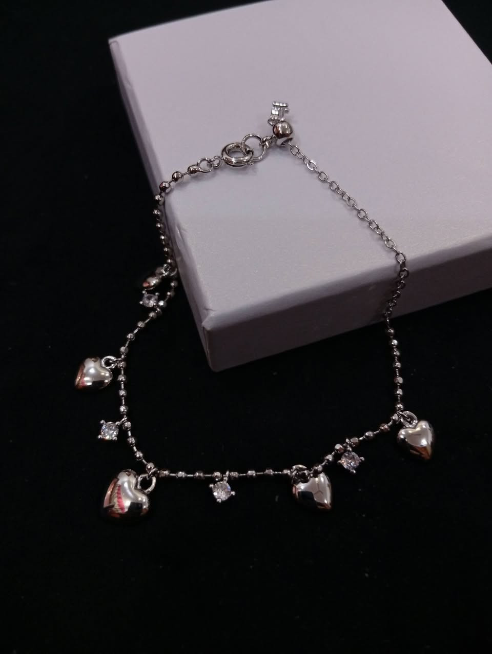 سوارات فضه اصلي عيار 925
توجد خدمه توصيل


**إذا كنت صاحب هذا الإعلان وتريد حذفه لأي سبب، رجاءا أرسل رسالة إلى الدعم الفني**