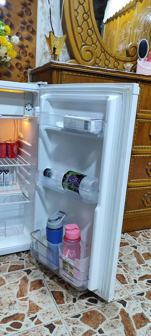 ثلاجه باب واحدالحجم الزغير كلش جديده على البلاد ماملعوب بيها شرط على وضع الشركه المكان حيانيه ***********
