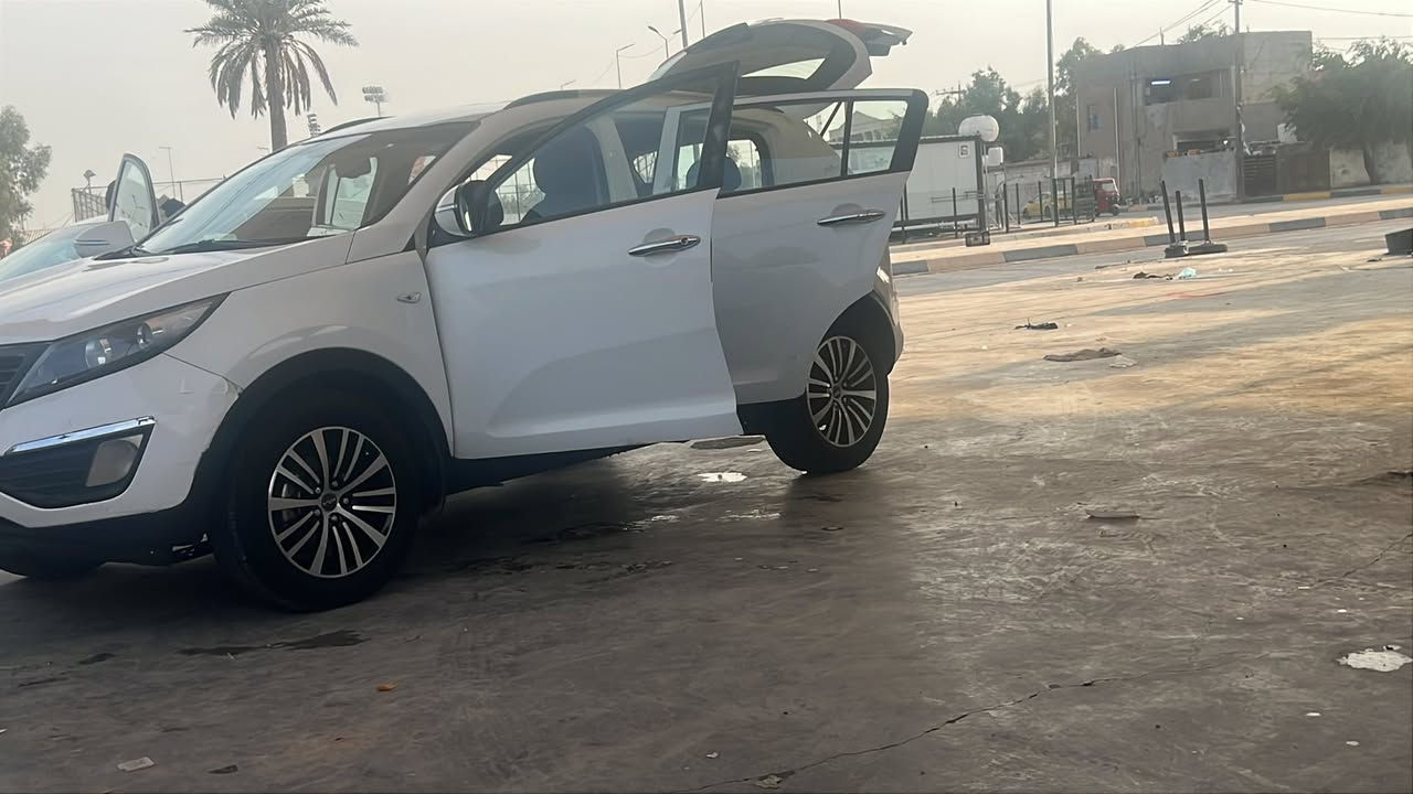 سبورتج موديل 11 بسمي رقم وسنويه وهزه كله جديد مكينه كير تبريد تدفئه كله جديد مكاني ديالى بعقوبه رقم سليمانيه سيارة خليجي وسونار موجود بل صور سعر 135$وبيها مجال ***********
