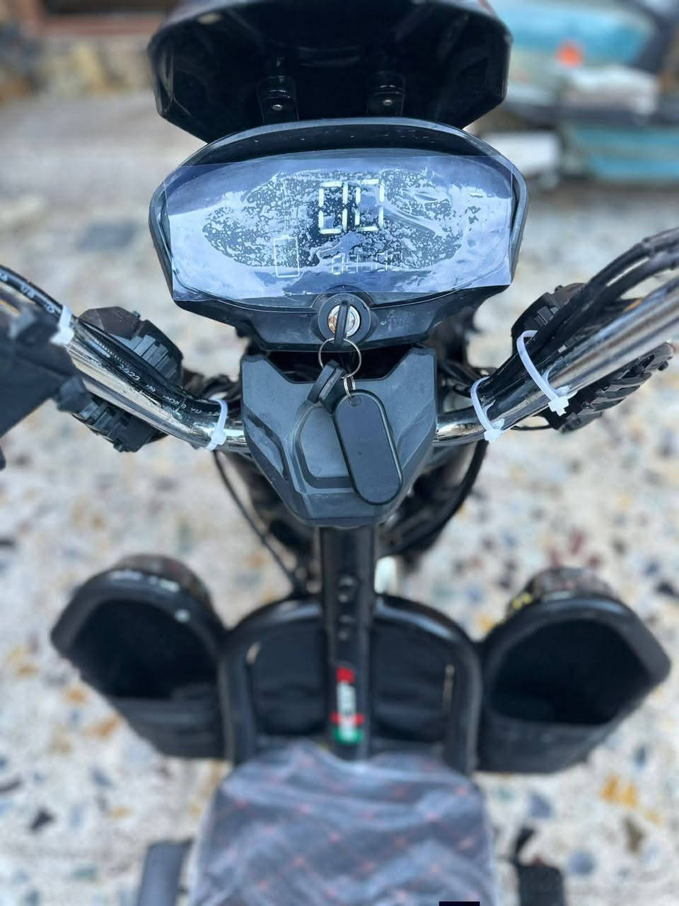 للبيع للبيع للبيع
يالله السلام عليكم 
موطور شحن هيوشة للبيع... 

كامل من كلشي 

6بطاريات 
ثنين 10
واربعة 9

لايتات+ بريكات+ دسكات جدد+ سماعات 

المكان الرمادي ناحية اليرموك 

ه‍(***********)
