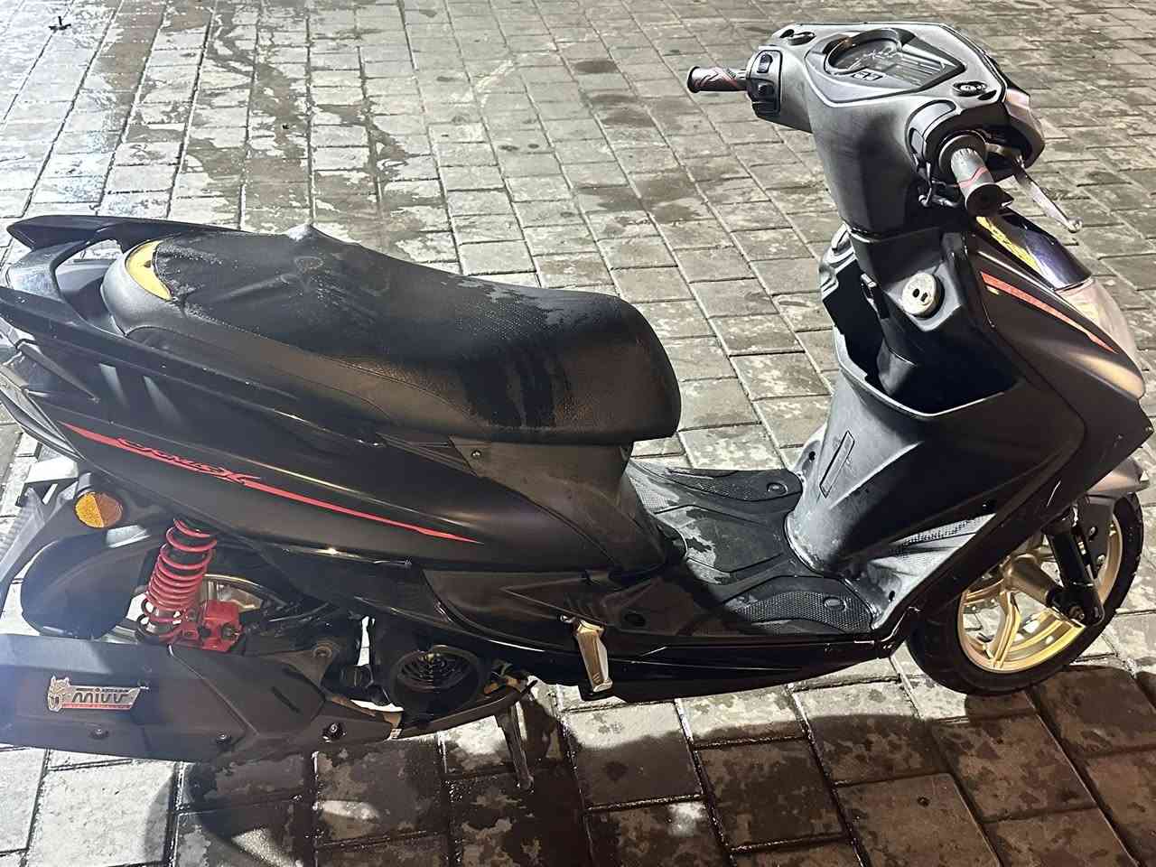 السلام عليك شباب دراجه البيع سكنس شمعه ياباني ماشيه ٦٣بغداد مدينه الصدر رفم ***********السعر ١٥ بيه مجال
