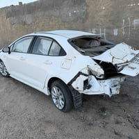 كورلا 2024 هايبرد للبيع على حادثها  رقم بغداد  كير محرك والبطارية كلشي...