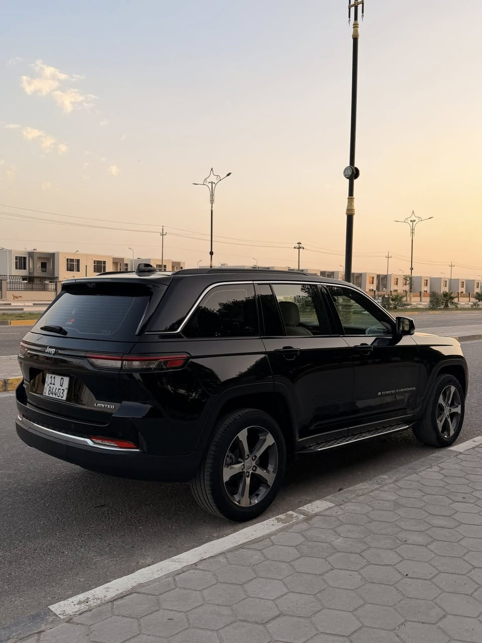 جيب لمتد بلس
(Jeep Limited Plus) لبيع: جيب لمتد بلاس
الحالة: مكفولة 
ماشية: 36 الف
المواصفات:
المحرك: 6 سلندر، سعة 3.6 لتر.
النظام: دفع رباعي (4X4) مع وضعيات قيادة متعددة.
المقصورة: مقاعد جلد فاخرة (تدفئة وتبريد للمقاعد
الأمامية).
التكنولوجيا: شاشة كبيرة تدعم Apple Carplay و
.Android Auto
النظام الصوتي: نظام صوتي بريميوم عالي الجودة.
الأمان: رادار، تنبيه خروج عن المسار، كاميرا 360°،

الأمان: رادار، تنبيه خروج عن المسار، كاميرا 360°، وحساسات أمامية وخلفية، توقف ذاتي.
الإضافات: فتحة + سقف بانوراما، تشغيل عن بعد، دخول ذكي، صندوق كهربائي، مرايا جانبية كهربائية.
السيارة مغلفة PPF ضمان 10 سنوات
استفسار***********
