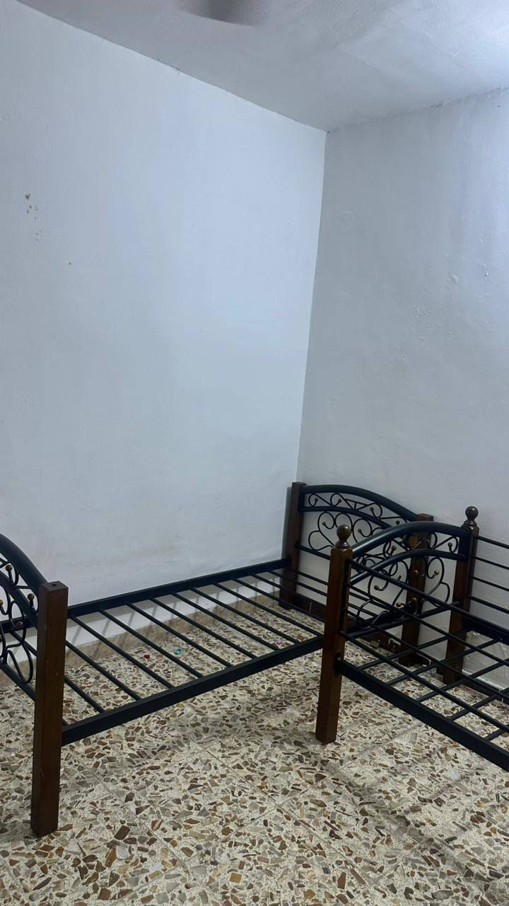 جربايه عدد ٢ يرهم طابق ثاني نضيفات كلش مثل ما واضح بلصوره استعمال اقل سنه للبيع شتروهن ب 200 يردوهن 125 العنوان النجف حي الاشتراكي الاستفسار ع وتساب
***********
