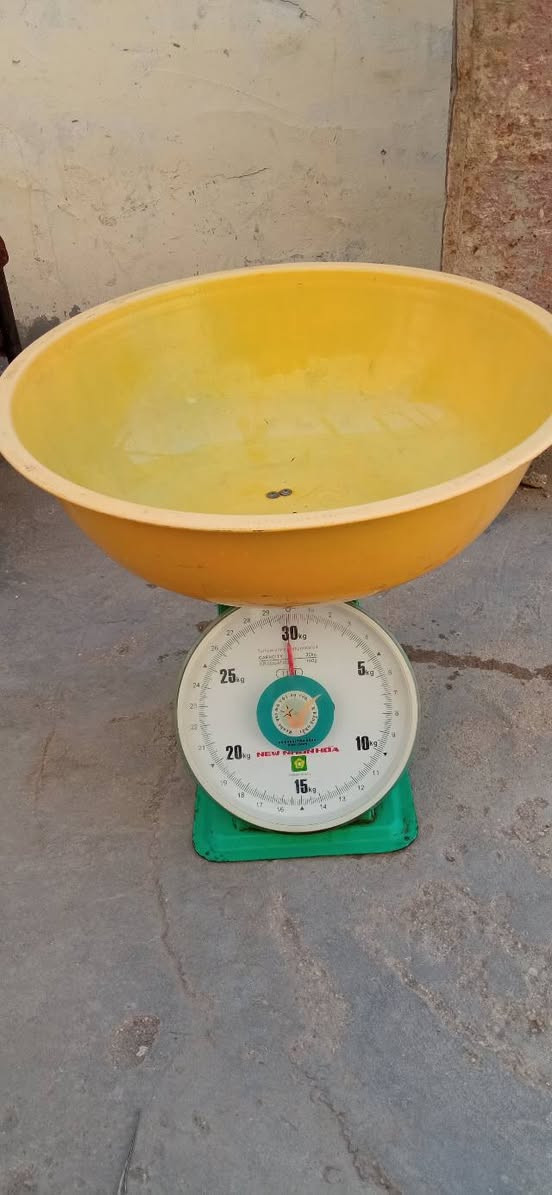 اغراض مناسبة للبيع
مولدة شغالة 40
مبردة نظيفة 70
ميزان فيتنامي الأصلي جديد 30
عربانة حديد ب15
عربانة خشب ب30
القاسم قرب المستشفى 
***********
