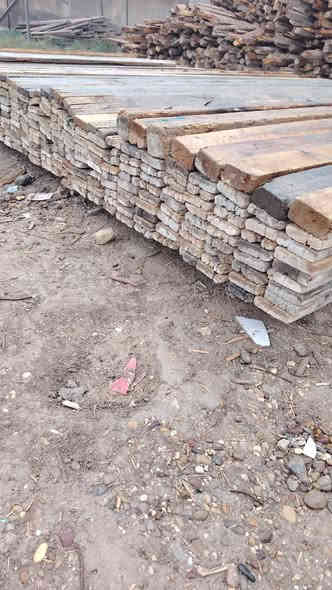 قالب للبيع يدك 100 متر.  كرسته كامله.  5 مكعبات. العنوان الحله ***********
