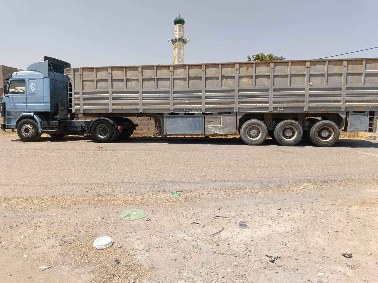 اسكانيا للبيع مع العربانه موديل 92مكفول كير محرك اكسل لا تنقيص ولا تبخير تخم تاير رقم بغداد الماني صاقطه السنويا 2020 عربانه 3دناكير برينه للستفسار***********
