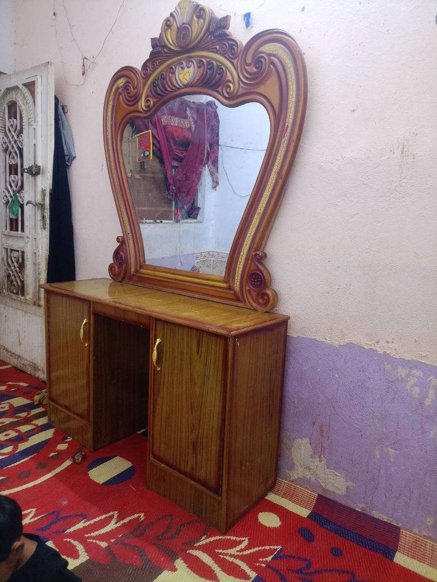 ميز مرايه اللبيع السعر 50 العنوان العمارات الملح مقابيل حي الخضراء قرب مدرسه رقيه الانصاري قرب فلاح المضمد *********** عمارة, ميسان
