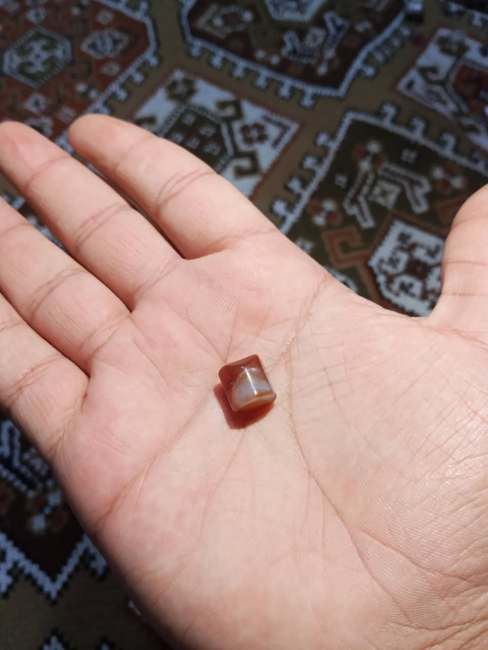 السلام عليكم
احجار كريمه+ محابس فضه 925مختوم 
كلمن و سعره 
***********
