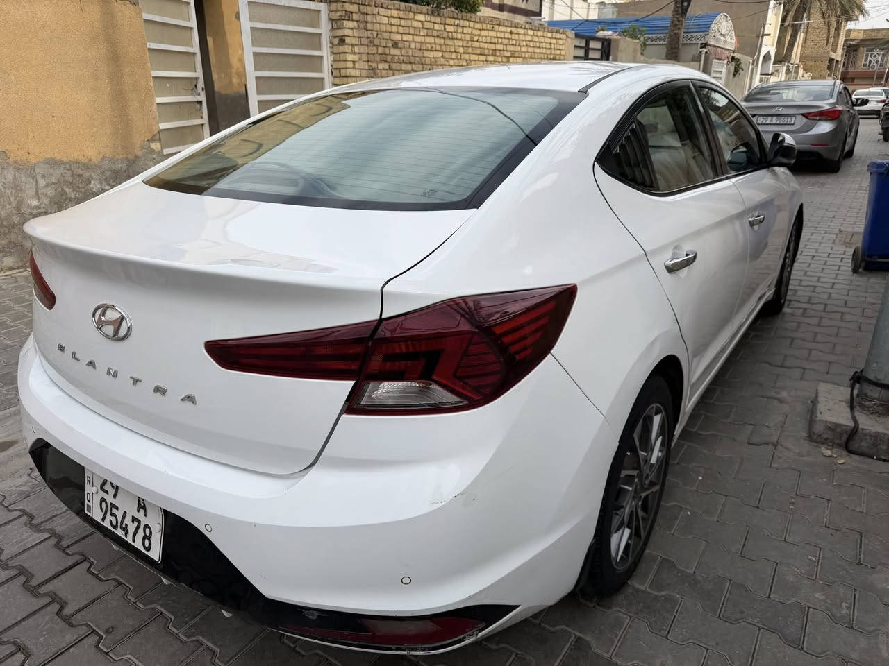 النترا 2020 خليجي مكفول من الصبغ والحادث فقط بارد على كد شبر الايد 
فول مواصفات 
رقم واسط الإنكليزي الجديد بأسمنه 
سنوية وهزه جديد 
***********
