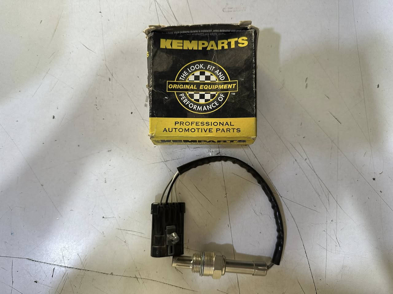 سلام عليكم 
من رخصه الادمن
حساس اوكسجين 
تاهو + يوكن قديم 
يشتغل من موديل 1994 الى موديل 1997 جديد كارتون
نوعيته امريكي
للتواصل والاستفسار خاص او على الرقم
***********
