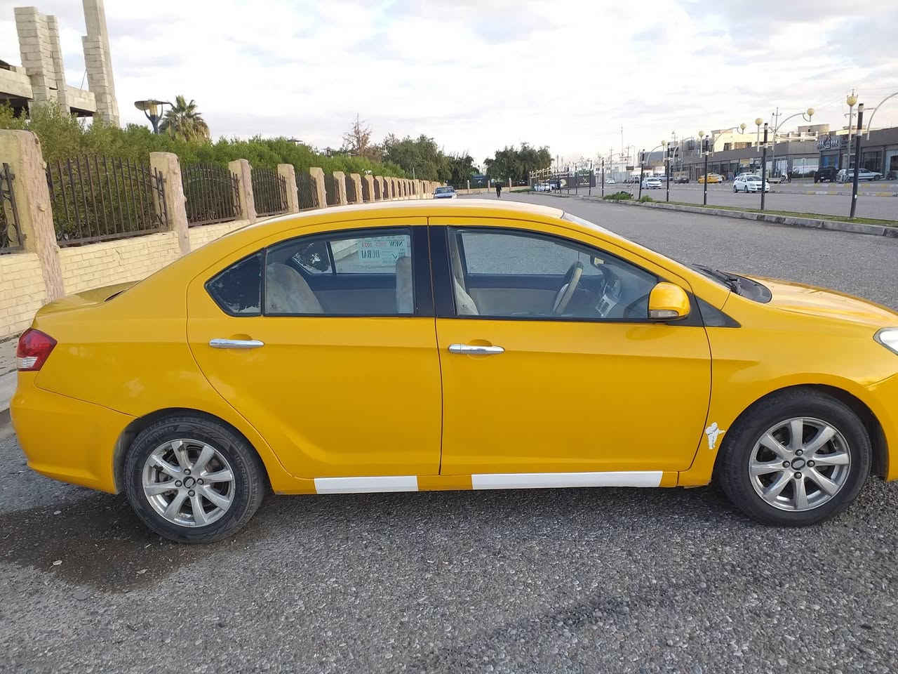 متاح اكريت ويل موديل ٢٠١٣ مشروع وطني رقم دولي هيه غرامات صفر شرط تحويل بدون ضربه بيه تصفيات شي قليل كير محرك لاصرف ولا بخار قفل مركزي شاشه ايبات كامره تدفءه تبريد صدر جديد باور جديد كهرباءاته كامله مكمله اي نقص مابيه ٥٤ بيه مجال *********** دوشمه جديده سياره جاهزه ونضيفه
