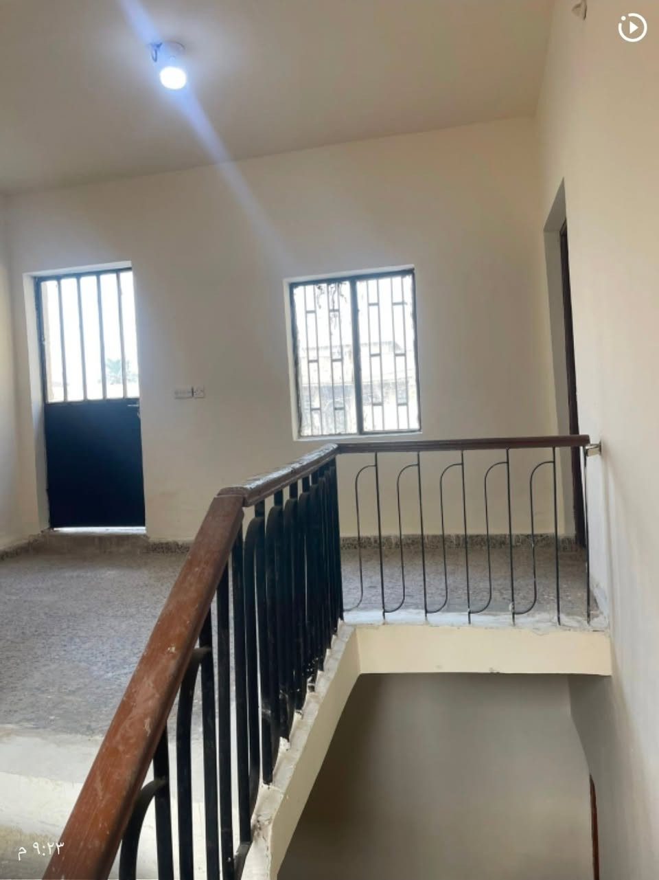 #أنسب دار إيجار من حيث الموقع والمساحة يصلح للنشاطات التجارية فقط
#بمساحة 400 م 
#الموقع مربع الأربعمائة مجاور التجاري 
فرصة لا تعوض يخدم أي نشاط تجاري 
 🏢 مكتب 🏥 عيادة  🛍️ معهد دروس خصوصية طلبة 👩 مركز تجميل أو غيرها 
#كراج يسع 4 سيارات 
#للإسـتفســـــــــار_أكثر 
#الأتصال او مراسلة الصفحة 
***********📞  
مكتب الأمين شارع الأمن
