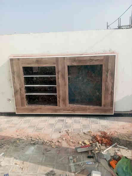 سلام عليكم خلفة سيراميك  شغل هندسي  التزام بلعمل ان شاءالله  *********** واتساب عمل المنقولات المخفيه  والرفوف الحديثه للحمامات
