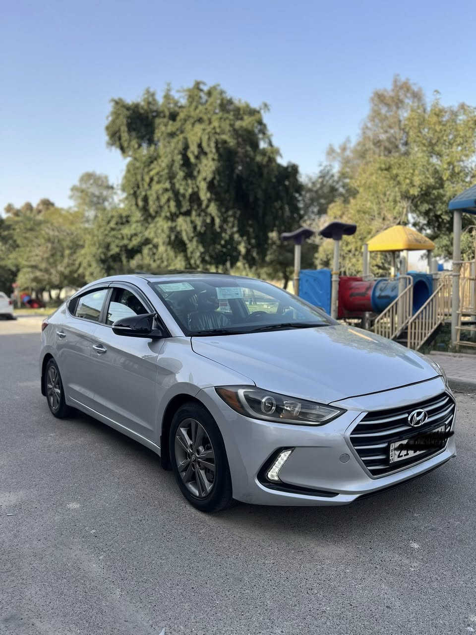 سلام عليكم
النترا موديل 18 
فول مواصفات لمتد 
فتحة بصمة كرسي كهرباء 
رادار امامي خلفي جانبي 
مكينه ممفتوحه كير ممفتوح 
امريكي بدون ايرباك 
بجم كبس ماشية 71mi
بيها تبديل قبغ جنطه 
جاملغ خلفي صبغ فقط 
صدر امامي خلفي جديد 
رقم دولي سليمانيه 
تريد وكالة تريد تحويل 
مكاني بغداد اليرموك 
سعر 126 وبيها مجال بسيط 

‭0777 485 9880‬
