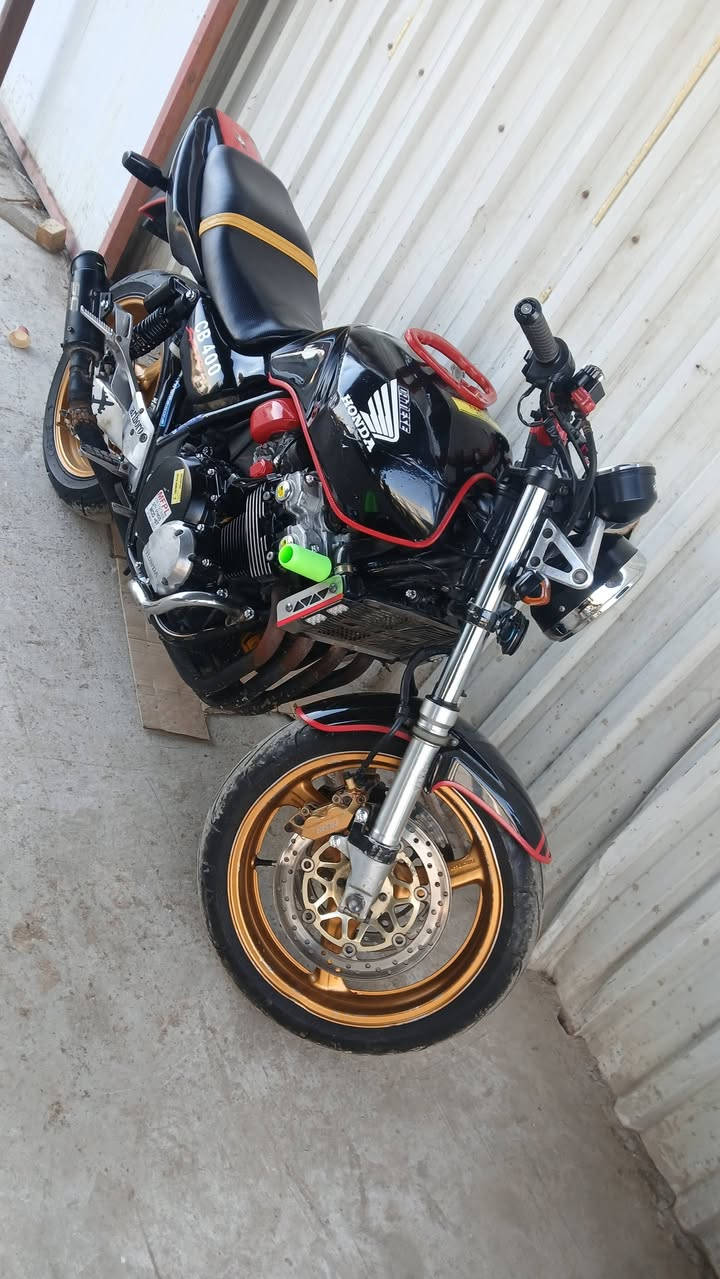 السلام عليكم
سيبي فور جيل ثاني هايبر ١٦ ولف 

اوراق كاملة 
دراجه ولا قلطه امام عينك نضافه مكفوله مكينه كير كهربأيات  كفاله عامه 
دراجه تخبل مال جناي نضافه فول 
عليهة دامه كامله 
مكان واسط كوت
السعر  1600وبيهة مجال
رقم ***********
