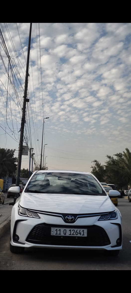 تويوتا كورلا 2025 الشكل الخليجي سيارة جديدة على وضع الشركة ماشية 4 آلاف
داخل جلد أسود🖤
محرك 1800 اقتصادي هايبرد 
شاشه وسطية 
كامره خلفيه 🎥
 بصمه هاند بريك
بصمة تشغيل 
فتحة سقف 
مواصفات اخرى 
ملاحظة السيارة مكفولة كفالة عامة للاستفسار الاتصال على الرقم ***********
