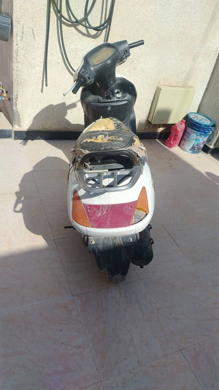 سلام عليكم درجه سبيسي
ماليزي شغاله كهربائية كلها شغاله دشبول اشاير لايت امامي خلفي شغال حساس الكلوب الخلفي مال بريك 
ابريكات امامي خلفي شغال مكينه تجفيت جديد تايرات جدد عوزها
 بس كفرات او باتري فقط سعرها 150وبيها مجال 
مكاني كوت زويرجات 

رقم الاستفسار ***********اتصل وتدلل

