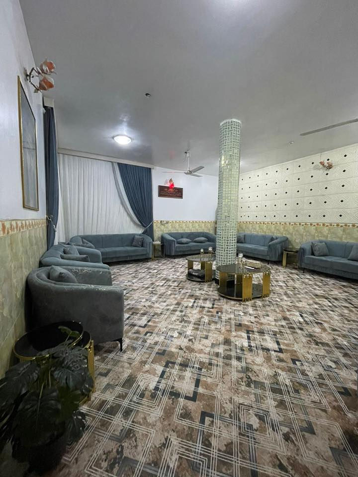 دار طابو زراعي تحويل مباشر 
المساحة 450 م طابق واحد
بناء حديث
واجهة 18 م والباقي نزال
غرفتين نوم
استقبال 7*7
صاله كبيره
مطبخ 
مجمع صحيات
حديقه 100 م
كراج سياره كبير
العنوان / الهنديه - قرب جسر الرشيده
يبعد عن الشارع 50 م
*********** علي
@أبرز المعجبين
