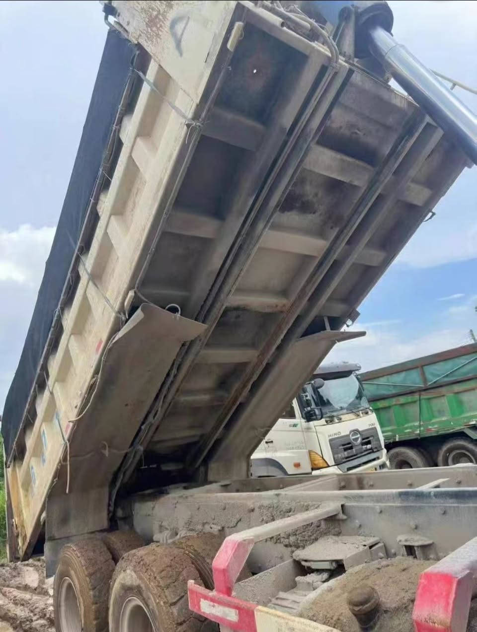 Sell Hino 700 dump truck


**إذا كنت صاحب هذا الإعلان وتريد حذفه لأي سبب، رجاءا أرسل رسالة إلى الدعم الفني**