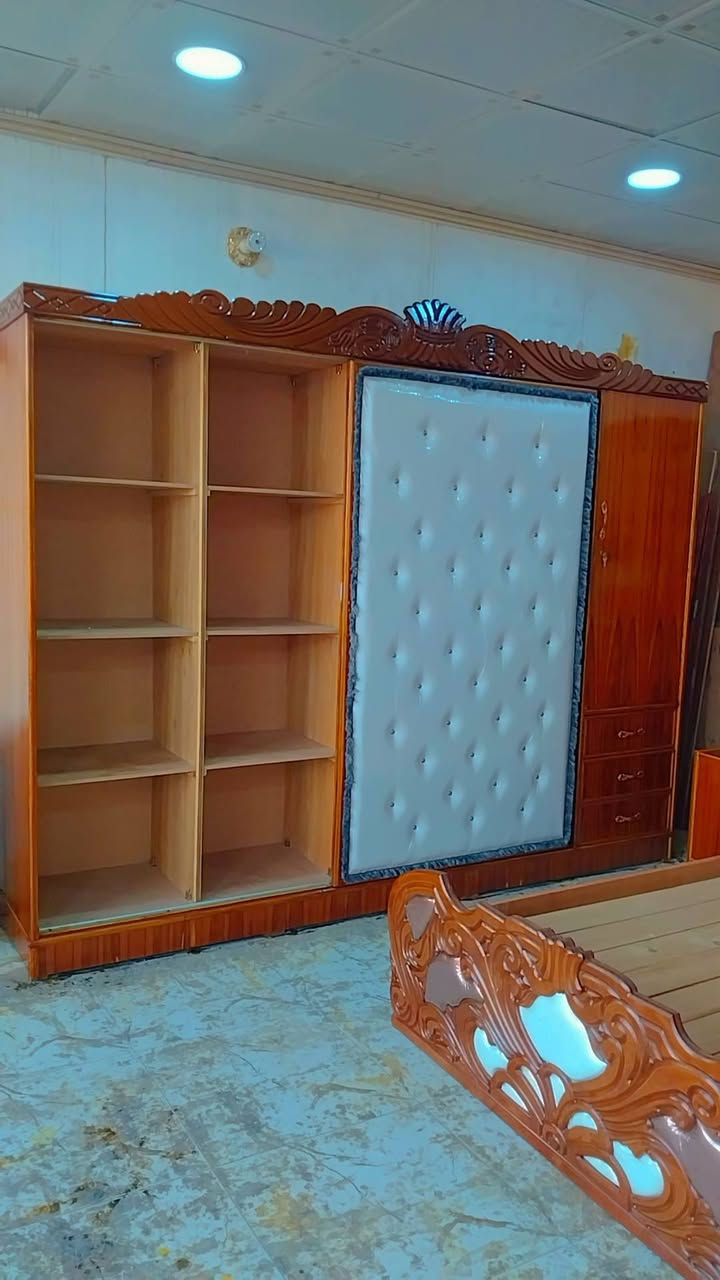 السلام عليكم غرفت اخشاب  مستعملة نضيفة  للبيع المكان شهربان قرب جسر عوني
السعر خاص
 
***********واتساب
