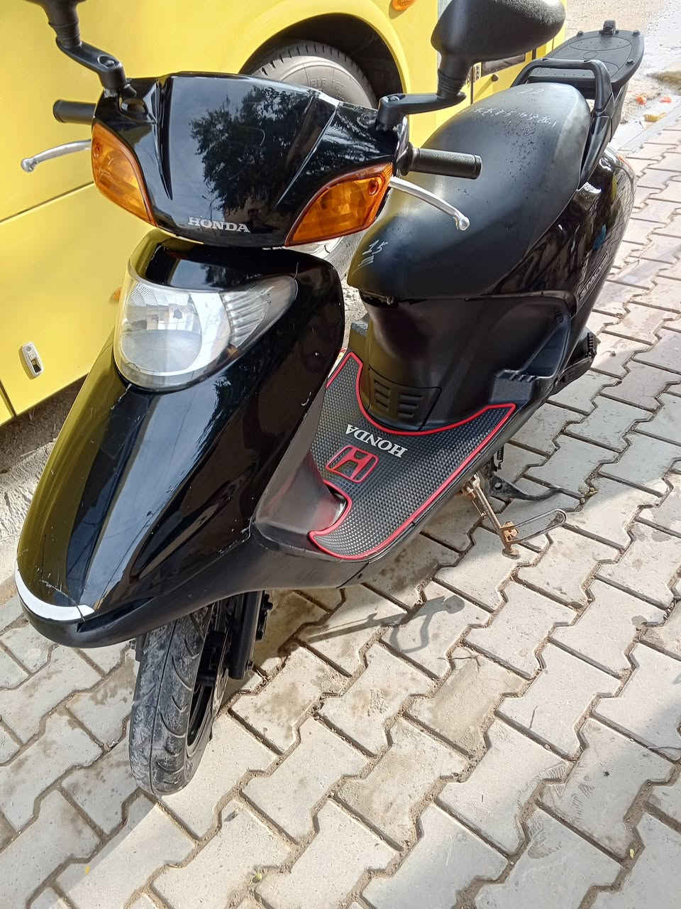 سبيسي مفتوحه ولفات فقط
سعر 525 وبيها مجال 
نضيفه كلش 

***********
